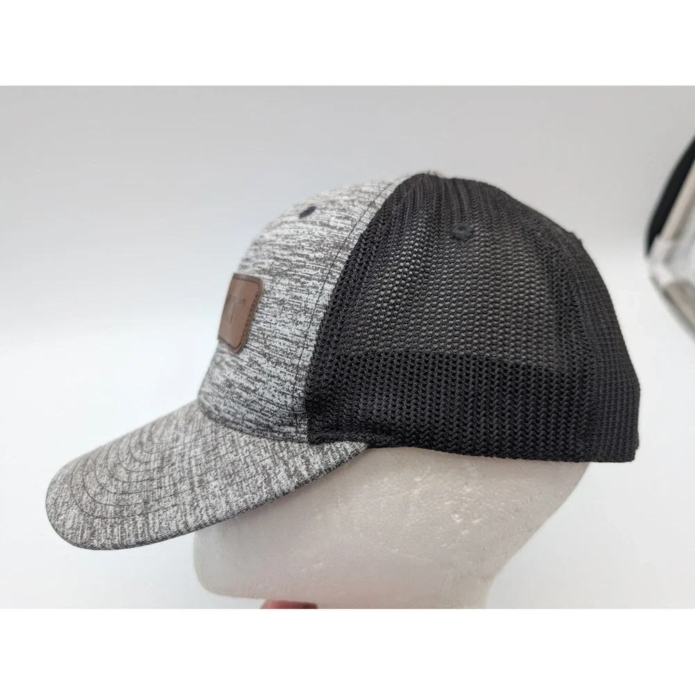 Ariat Mens Gray Heather Black Mesh Flexfit Trucker Hat S-M Logo Patch Cap